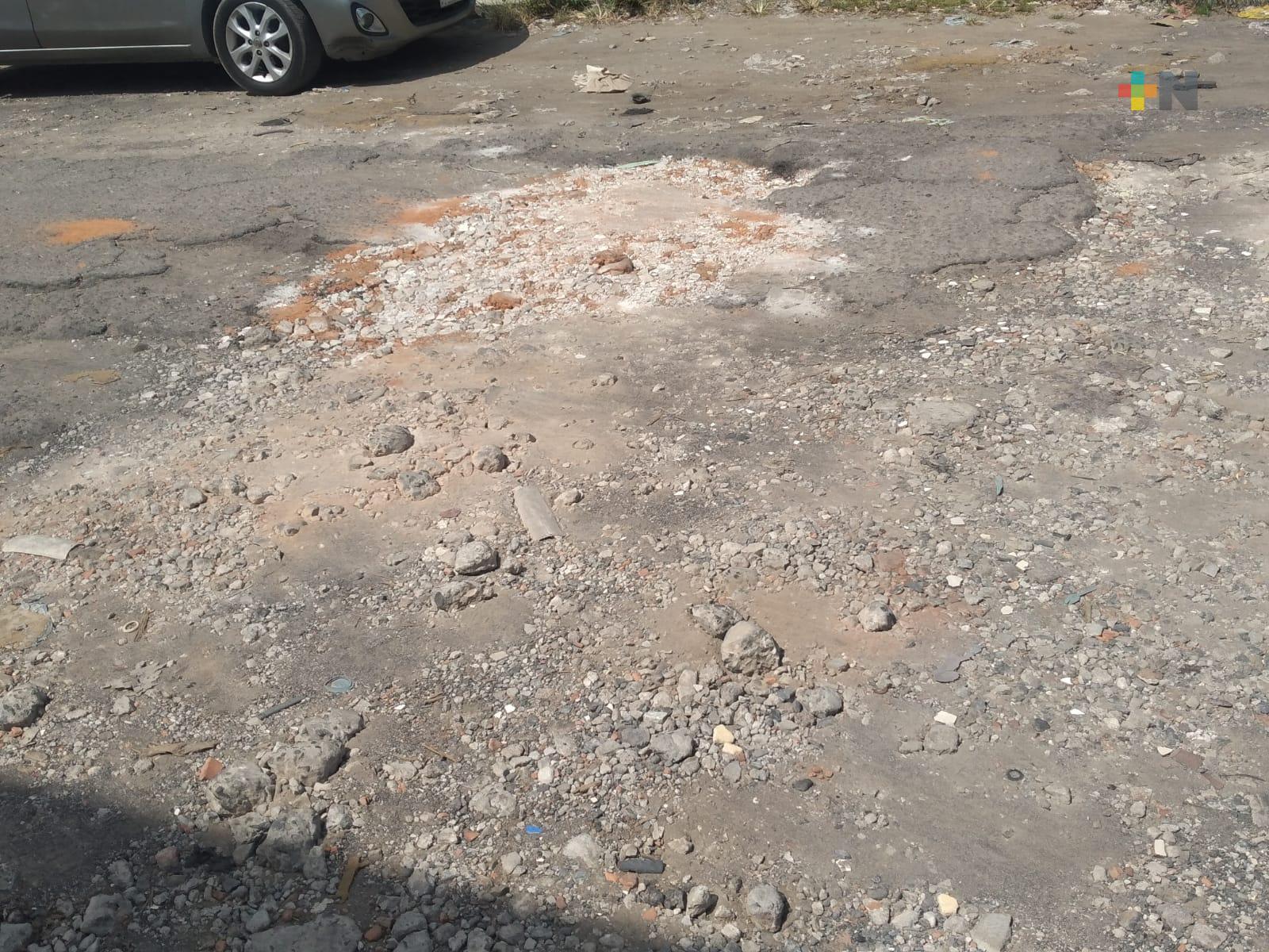 Vecinos piden al ayuntamiento de Veracruz repare calle Playa Sacrificios