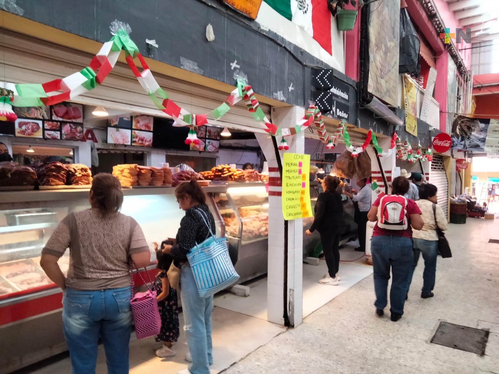 En Xalapa ya se hacen los preparativos para celebrar en familia la noche mexicana