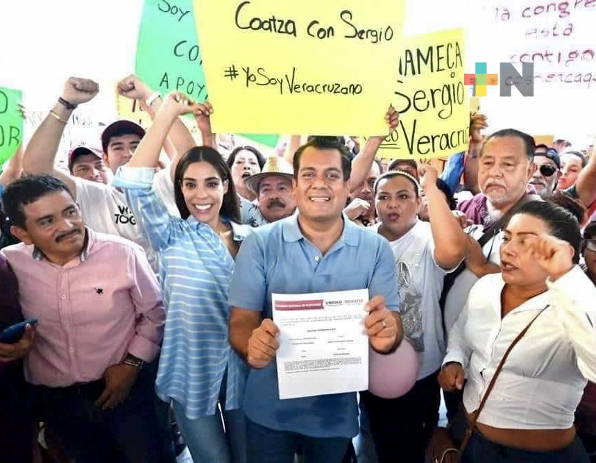 En Minatitlán, Sergio Gutiérrez se inscribió como aspirante a la Coordinación de la Defensa de la 4T en Veracruz