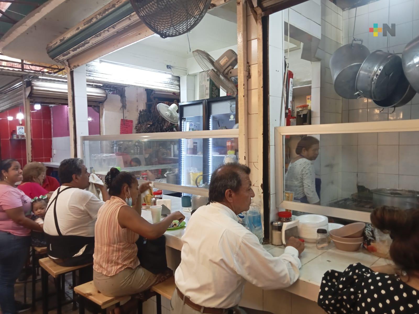 Reportan bajas ventas en alimentos y bebidas en mercado Hidalgo