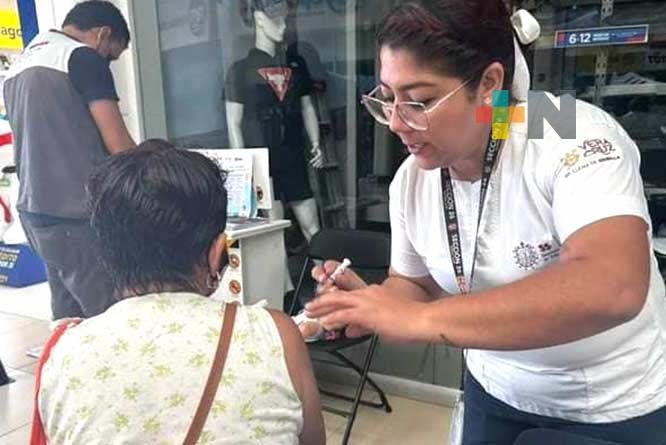 Realizan “Mini Feria de Salud” para la población del municipio de Coatzacoalcos