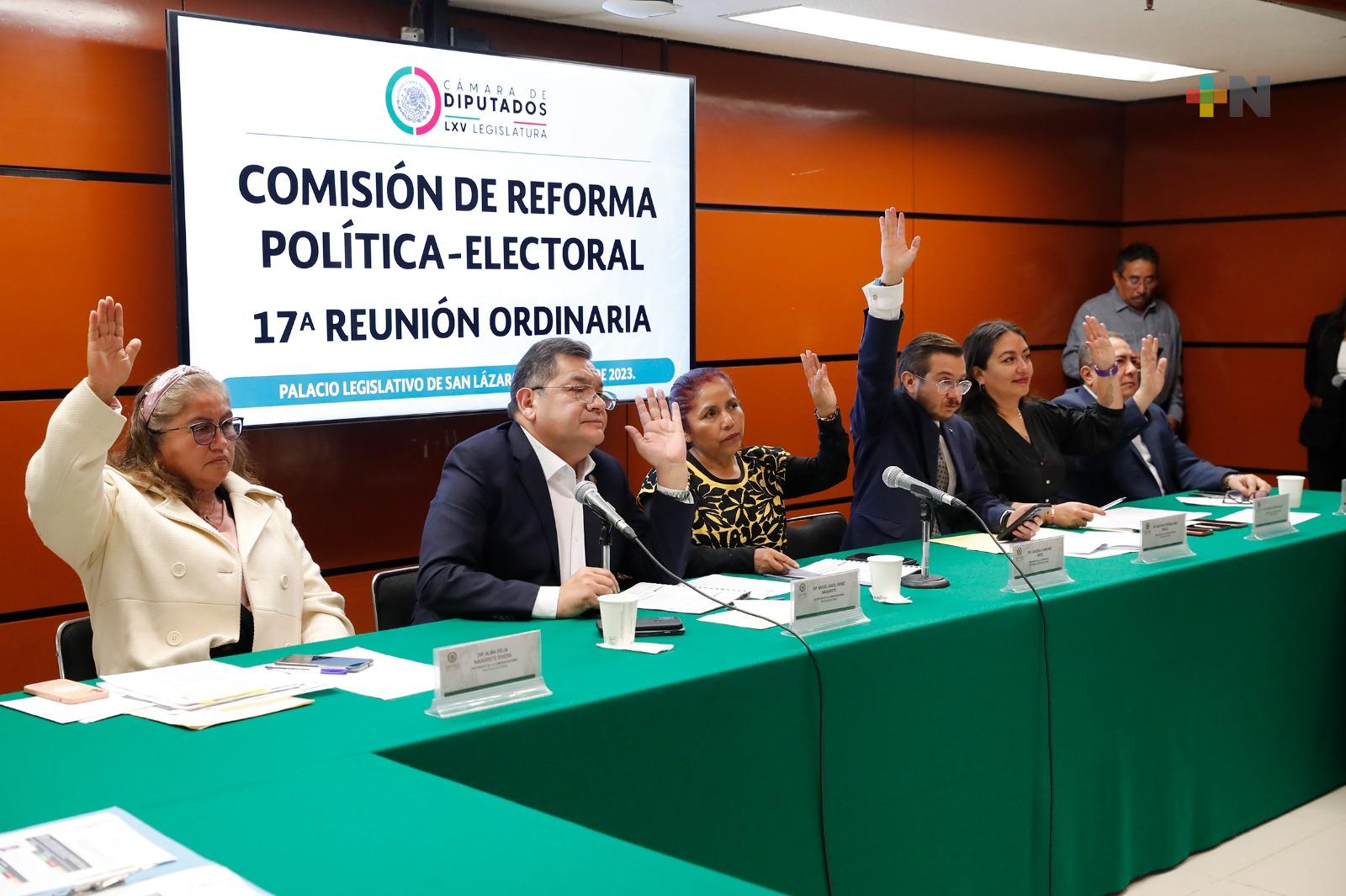 Comisión aprobó exhortar a congresos locales a reducir a 18 años la edad para ser diputada y diputado