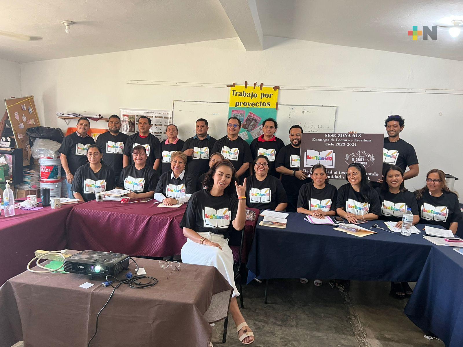 Magisterio se convierten en «booktubers» para que más se interesen por la lectura