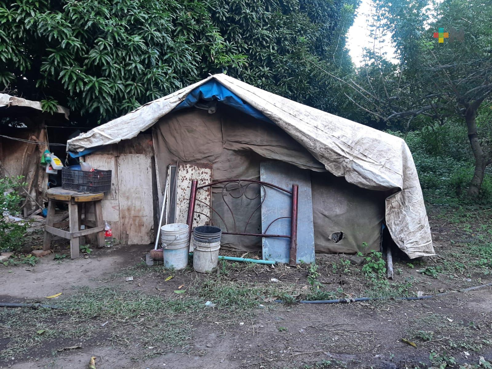 En Medellín desalojan a familia que habitaba vivienda desde hace 60 años