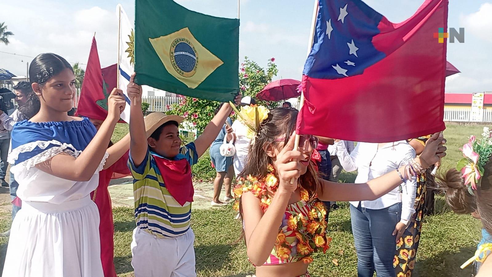 Escuela de Coatza conmemora 78 aniversario de las Naciones Unidas