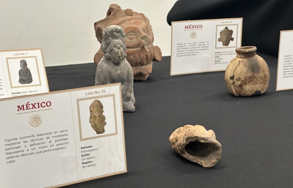 En Los Ángeles, restituyen a México 30 piezas arqueológicas