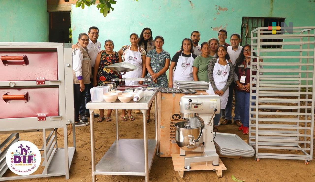 Entregan proyectos productivos a mujeres emprendedoras de Villa Allende