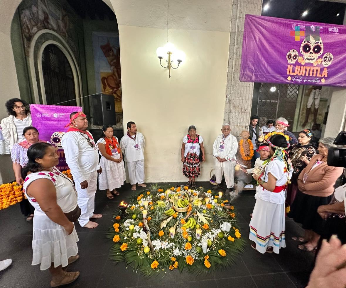 Artesanas de la huasteca participan en la expoventa Iljuititla “Fiesta de muertos”