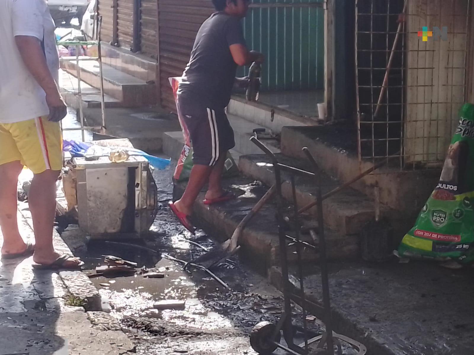 Se queman seis locales en mercado de ciudad de Veracruz; no hubo lesionados