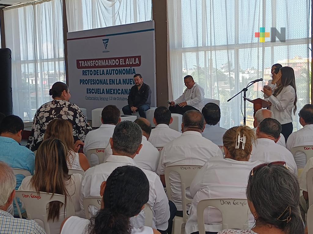 En Coatza, SNTE realiza foros sobre nuevo modelo educativo