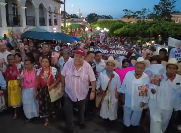 Manuel Huerta recorre Papantla, “el pueblo es el que manda”; afirma