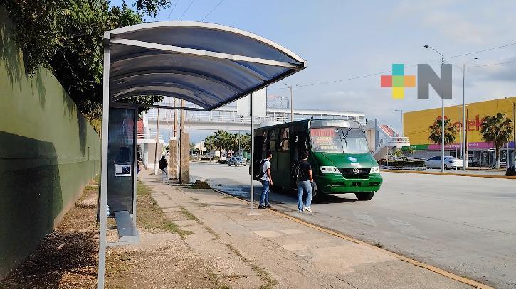Se desarrolla proyecto para instalar paradas de autobuses y taxis en Coatza