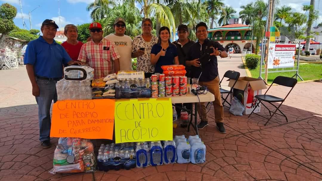 Periodistas de Martínez de la Torre instalan centro de acopio para damnificados de Guerrero
