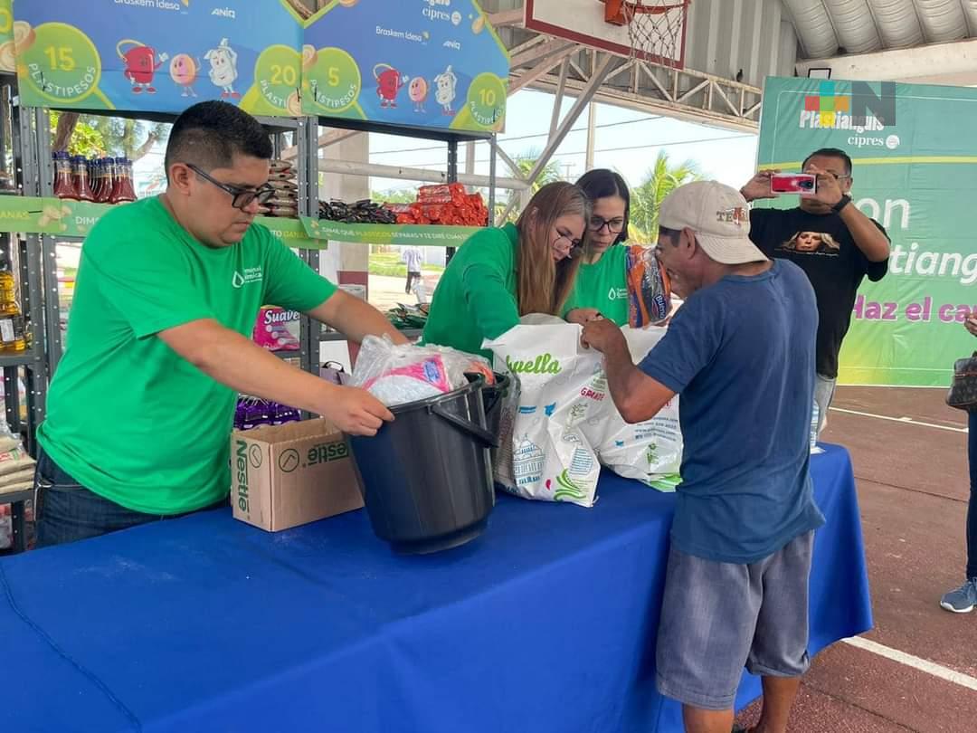 «Plastianguis» recolecta cerca de 16 toneladas de plástico y poliestireno en Coatzacoalcos