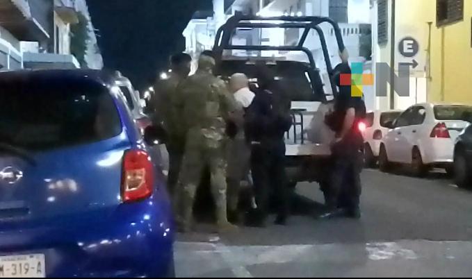 Detenido adulto mayor por alterar el orden público en centro histórico de Veracruz
