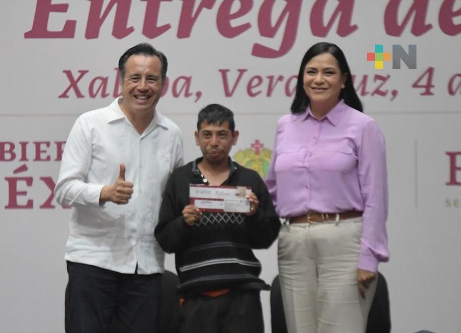 Pensión a personas con discapacidad ya es universal en Veracruz