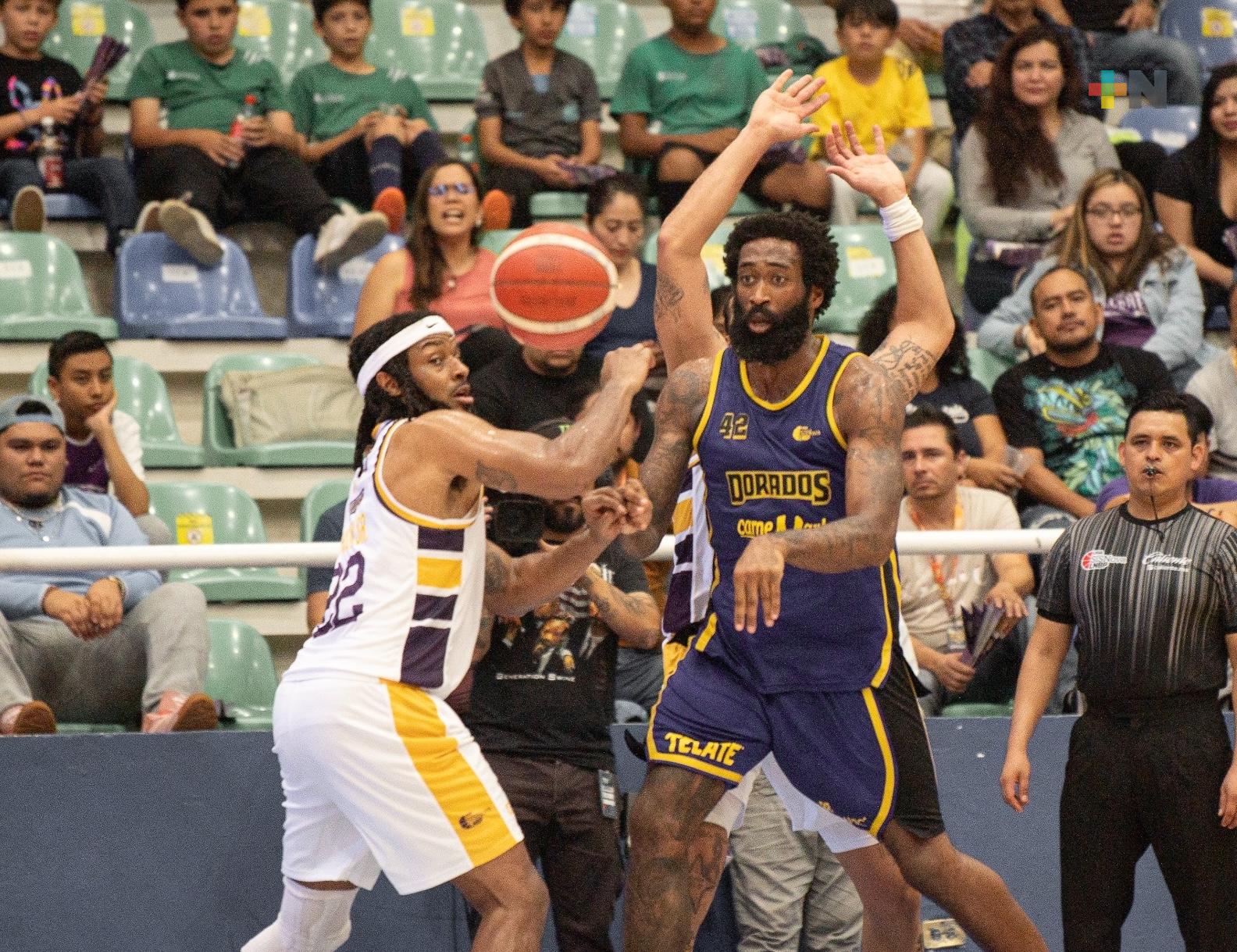 Halcones de Xalapa vuelan en casa, vencen 94-92 a Chihuahua