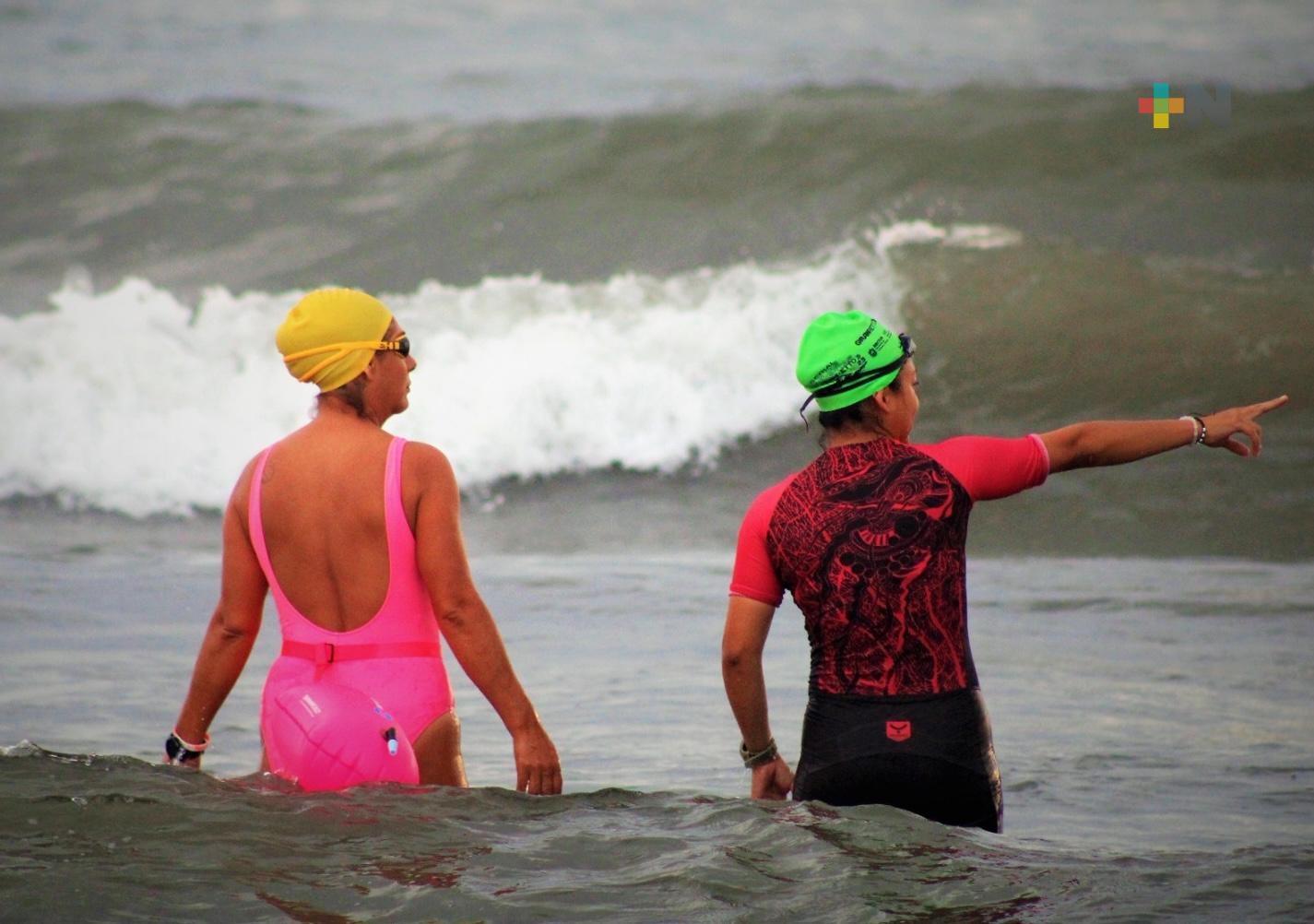 Invitan a practicar nado en aguas abiertas en equipo Triracing