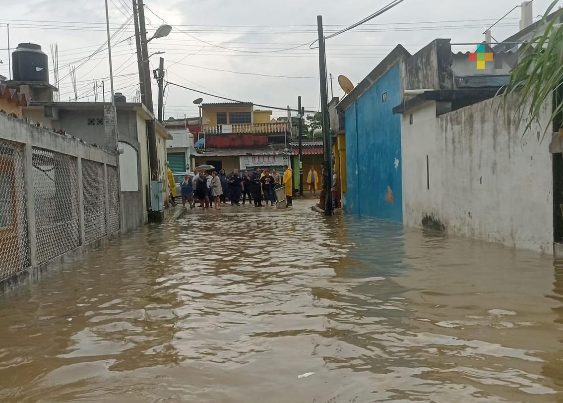 Inundaciones y encharcamientos en diversos puntos de Moloacán originan las lluvias