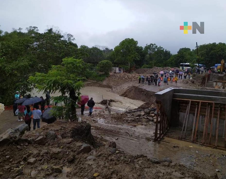 Por las lluvias, no hay paso en carretera Misantla-Martínez de la Torre