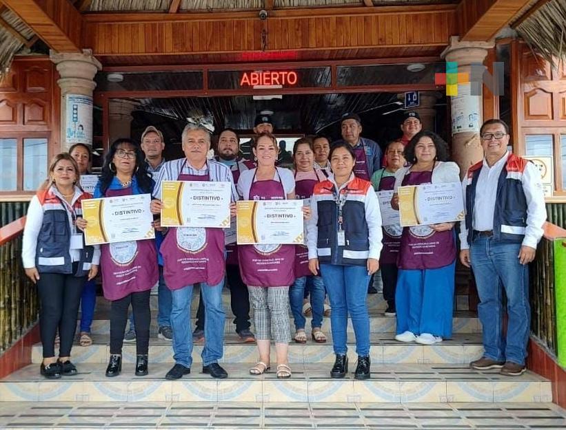 Reconocen a establecimientos que atienden normas sanitarias en elaboración de alimentos
