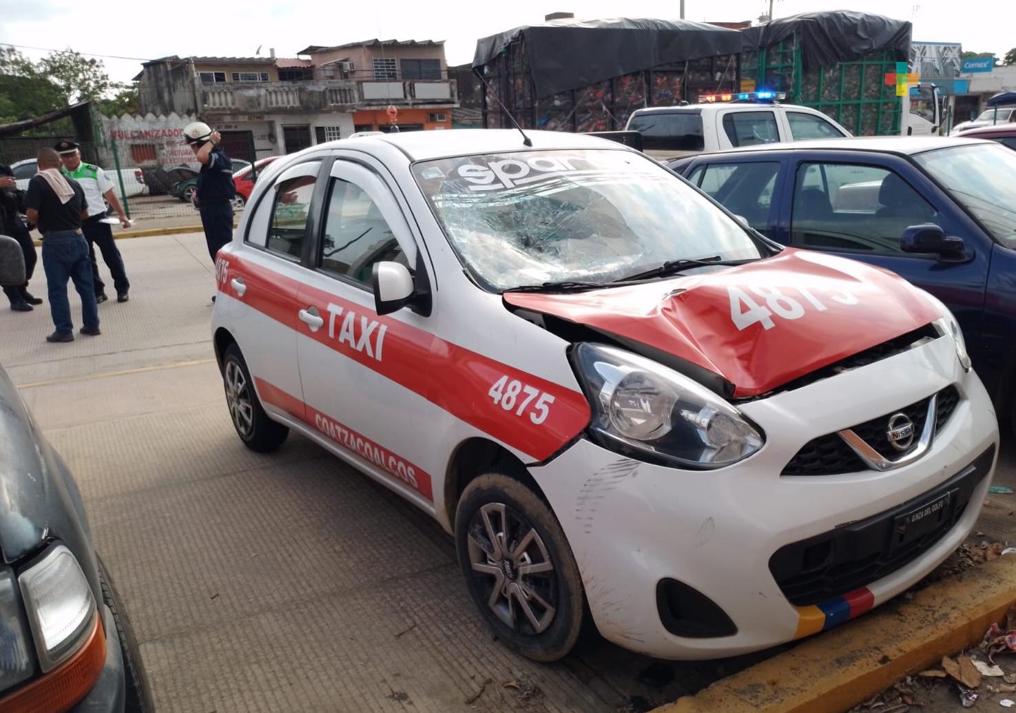 Taxista atropella a ciclista y abandona la unidad