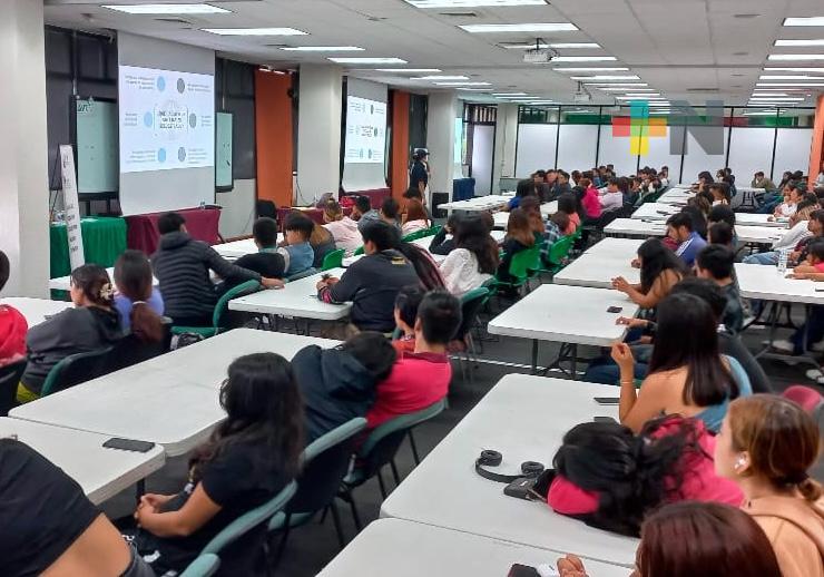 Imparte UECS pláticas sobre secuestro y engaño telefónico a estudiantes universitarios