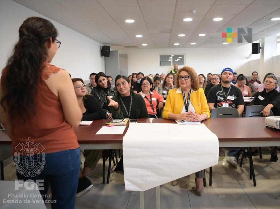 FGE imparte taller denominado «Crianza positiva»