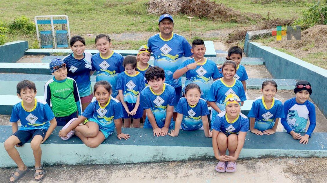 Sobresalen nadadores de Club Acuario en torneo municipal