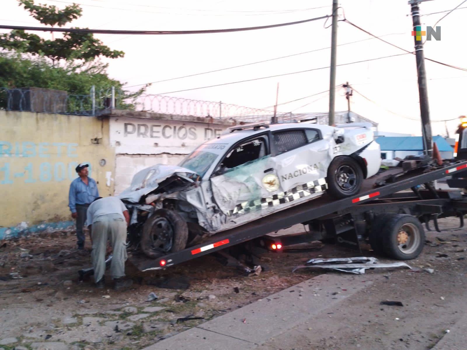 Tres lesionados deja choque de auto y patrulla de la Guardia Nacional en Coatza