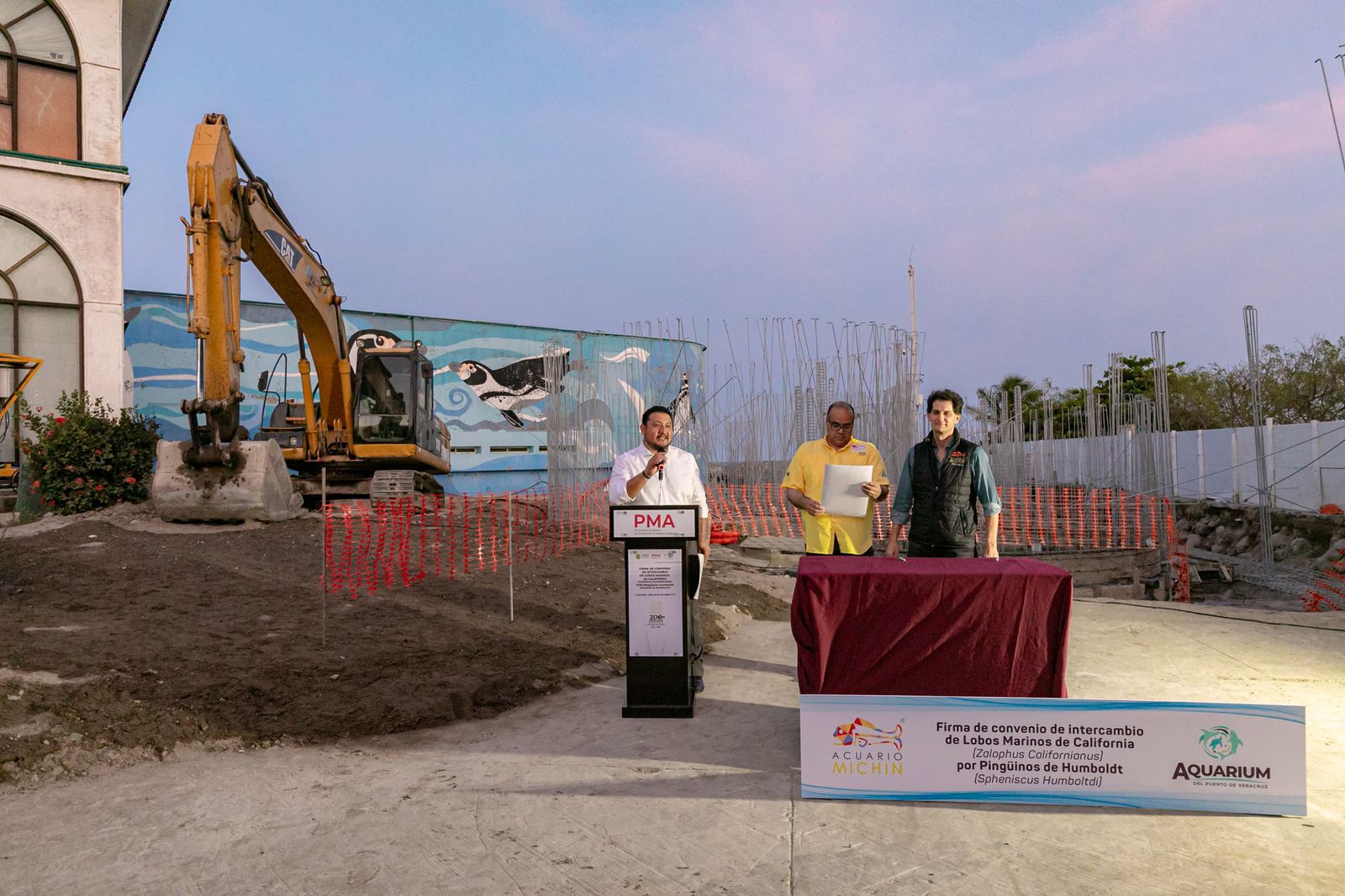 Firma acuerdo Aquarium del Puerto de Veracruz para traer lobos marinos