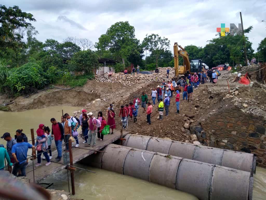 Habilitan paso peatonal en carretera Misantla-Martínez de la Torre