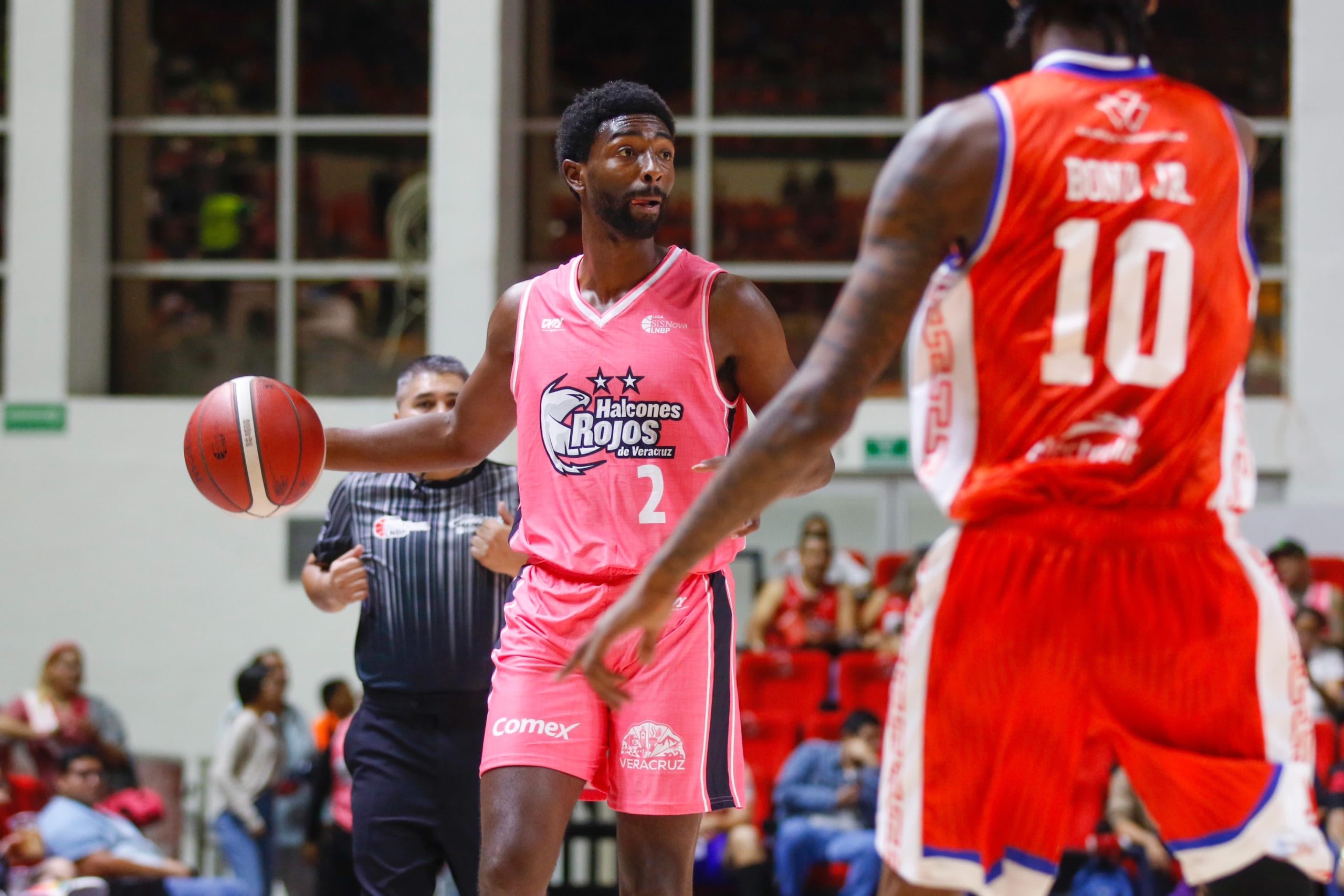 Halcones Rojos vuelan en casa, vencen por 101-82 a Correbasket
