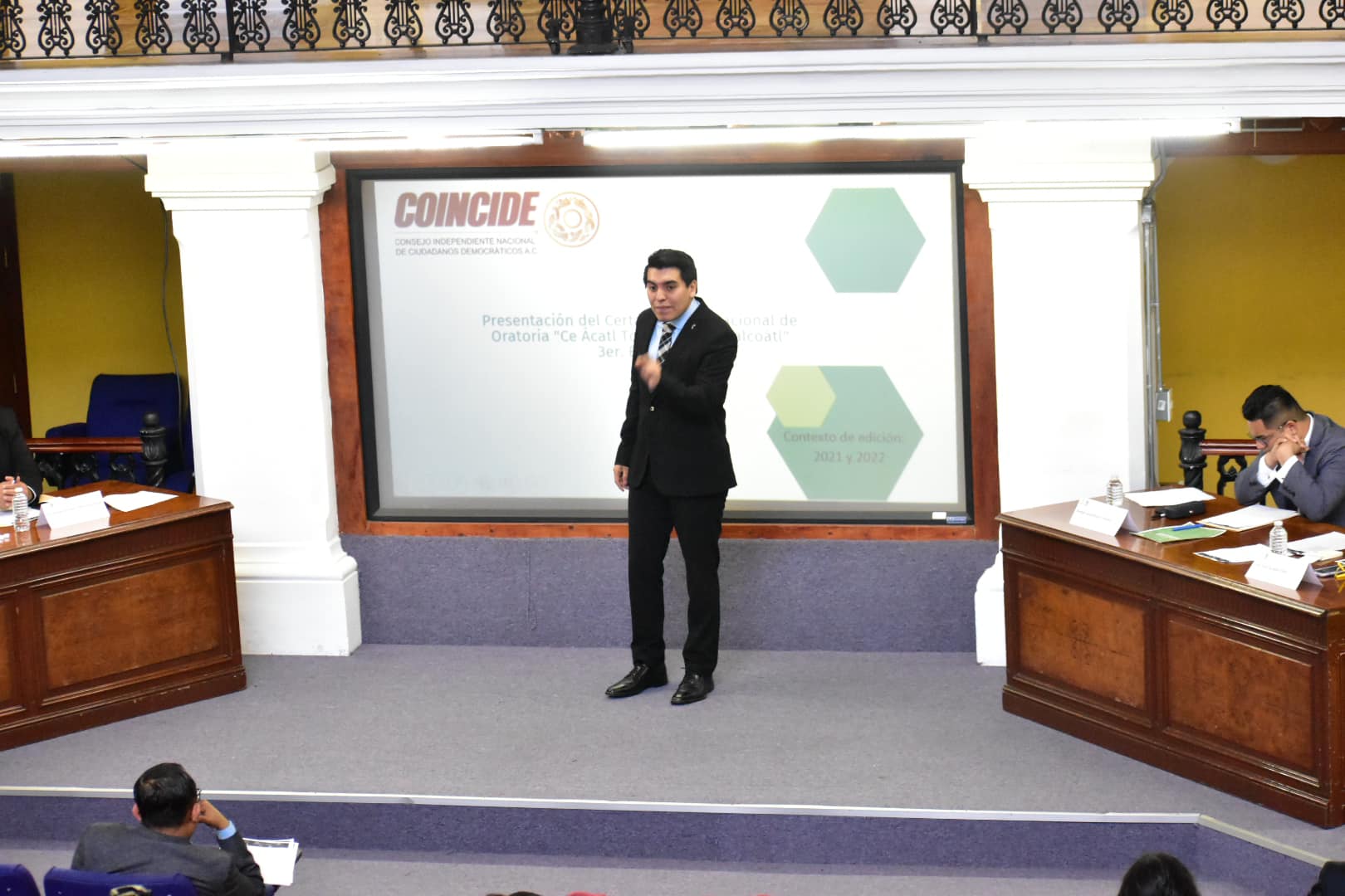 Celebran certamen internacional de oratoria en Colegio de Veracruz