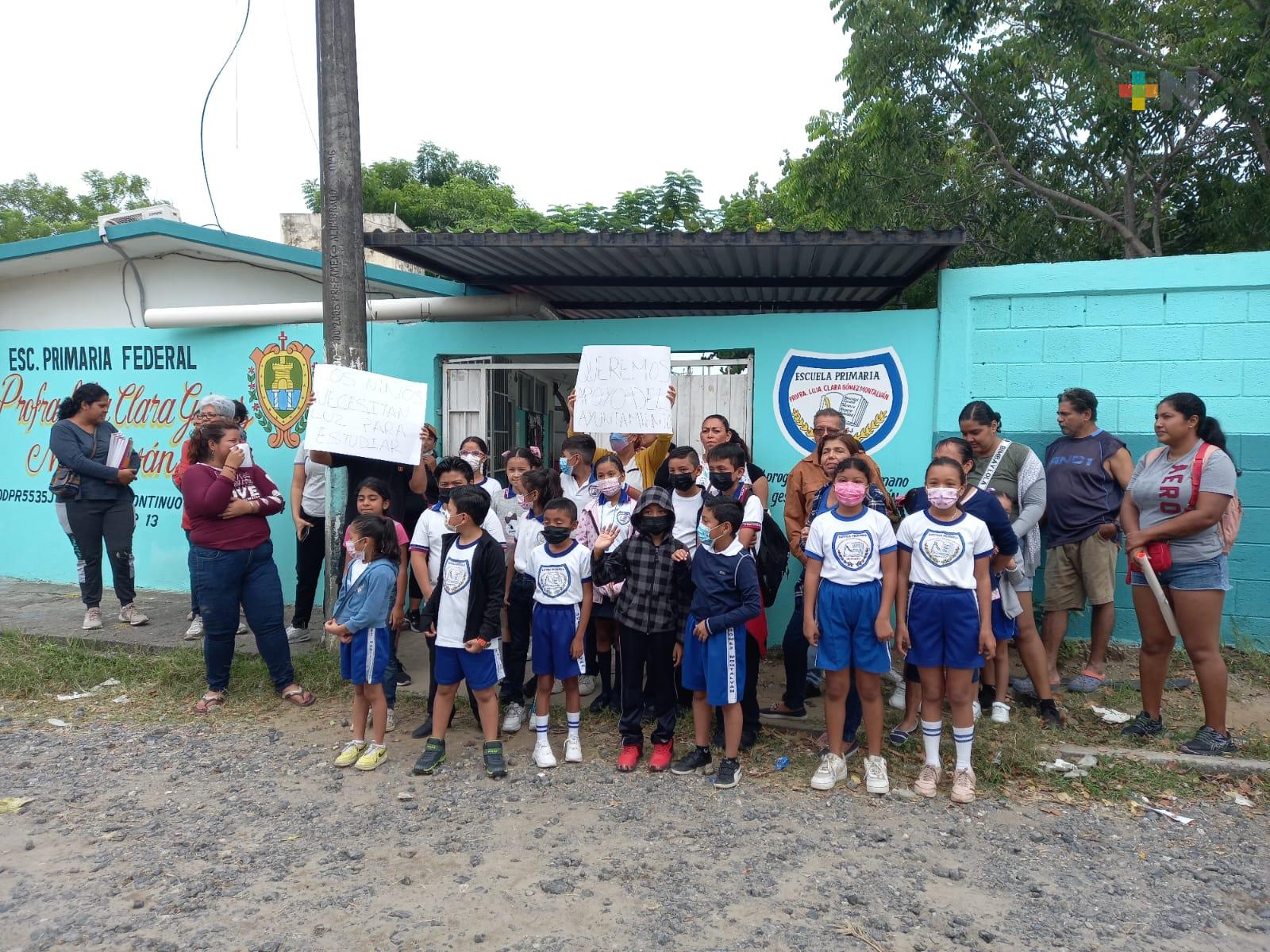 Suspenden servicio de energía en escuela del municipio de Veracruz; deben 300 mil pesos