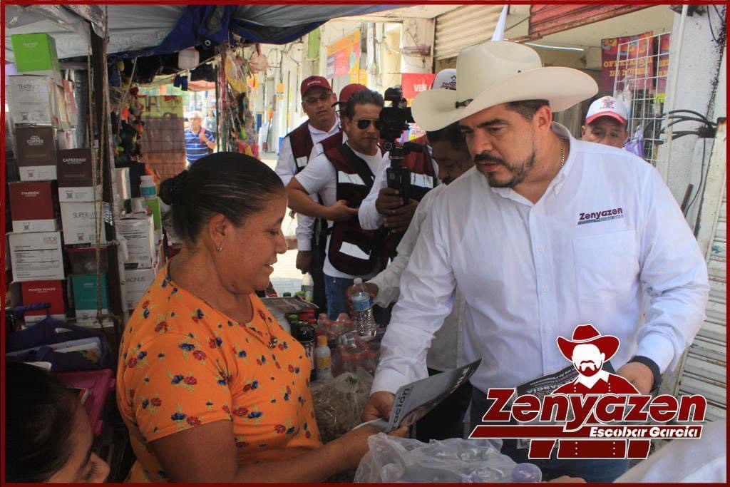 Zenyazen Escobar recorre Coatzacoalcos y pide respaldar la 4T a militancia morenista
