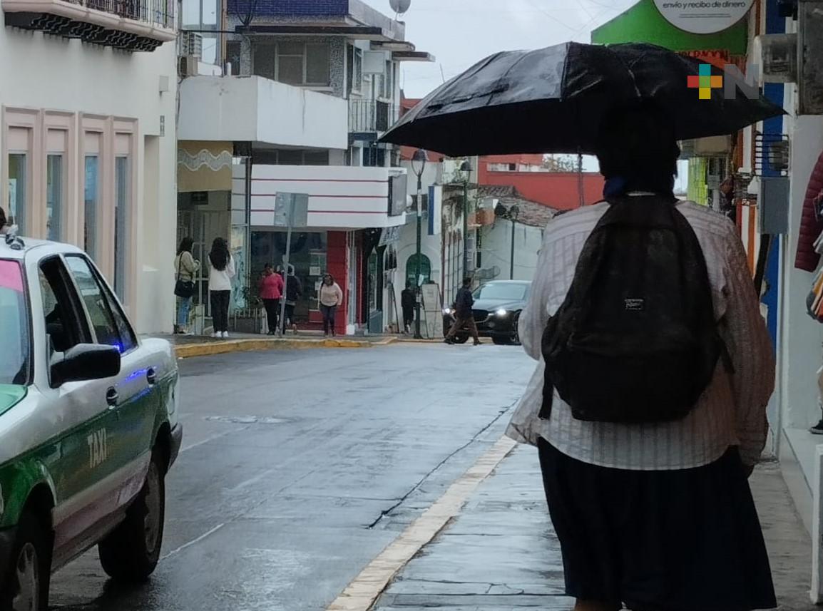 Lluvias y tormentas especialmente en regiones montañosas y zona sur de Veracruz