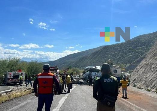 En accidente carretero fallecen 18 migrantes extranjeros y 29 más resultan lesionados: INM