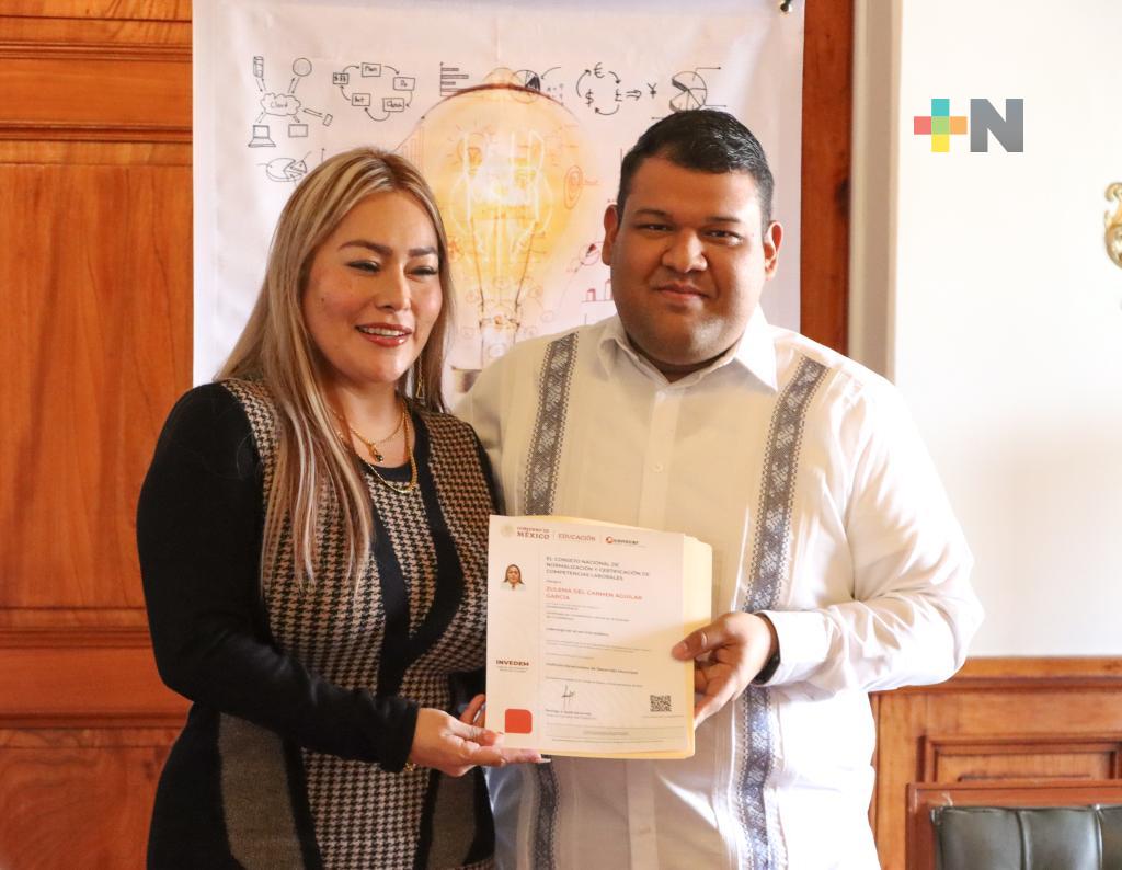 Gobierno promueve profesionalización de servidores públicos estatales