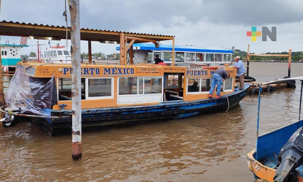 Por incremento de oleaje y fuertes rachas de viento cierran a la navegación puerto de Coatzacoalcos