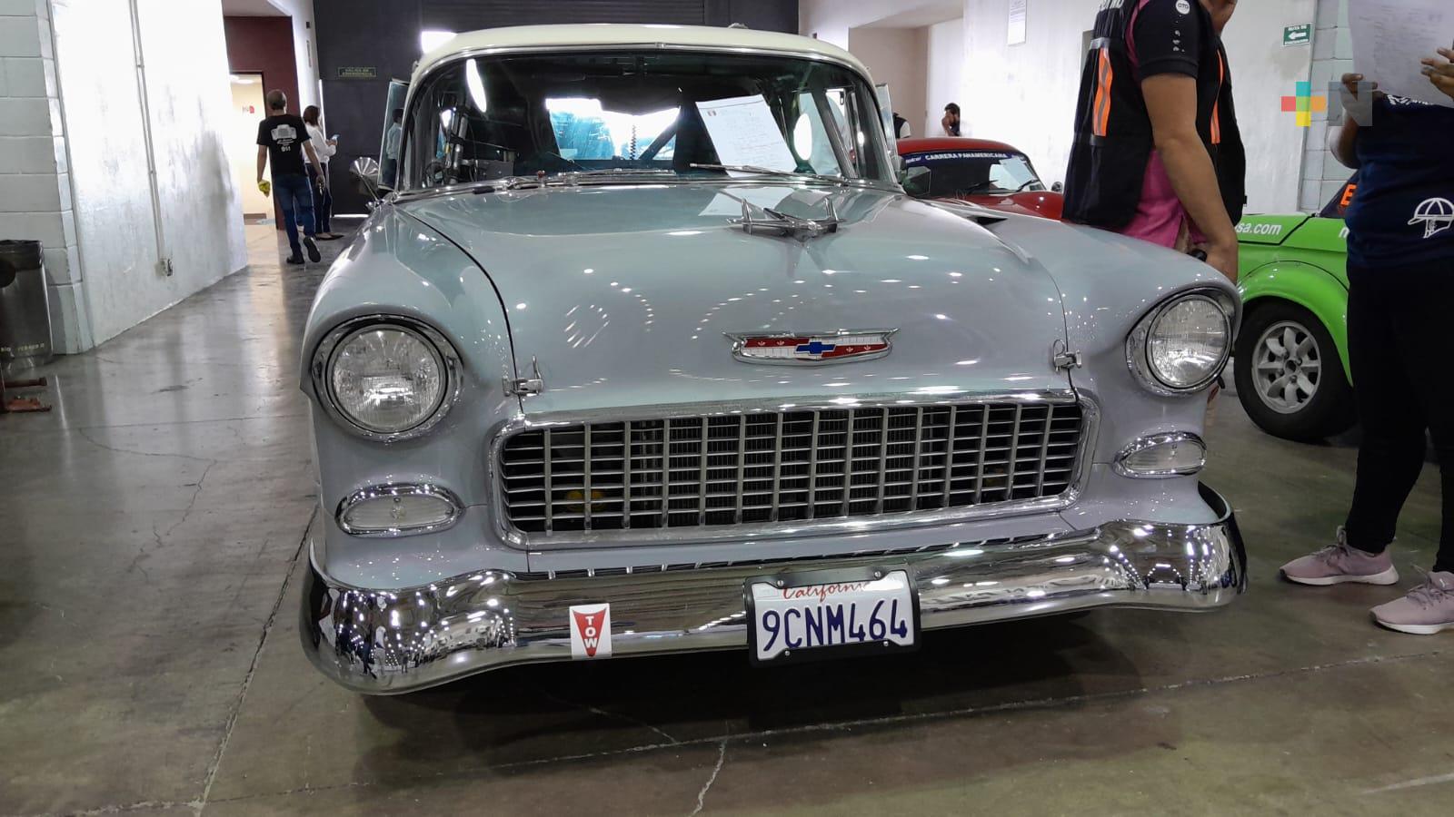 Llegan a Veracruz vehículos que participarán en Carrera Panamericana 2023