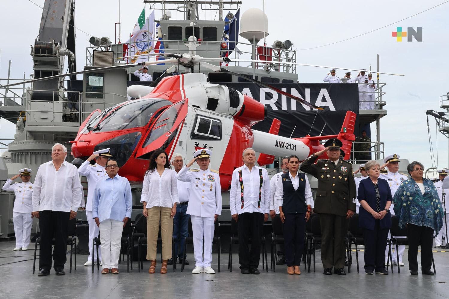 Presidente reconoce compromiso de la Armada de México con pueblo de Guerrero