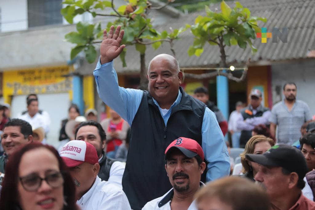 Eric Cisneros recorre el norte del estado y convive con población de Ozuluama