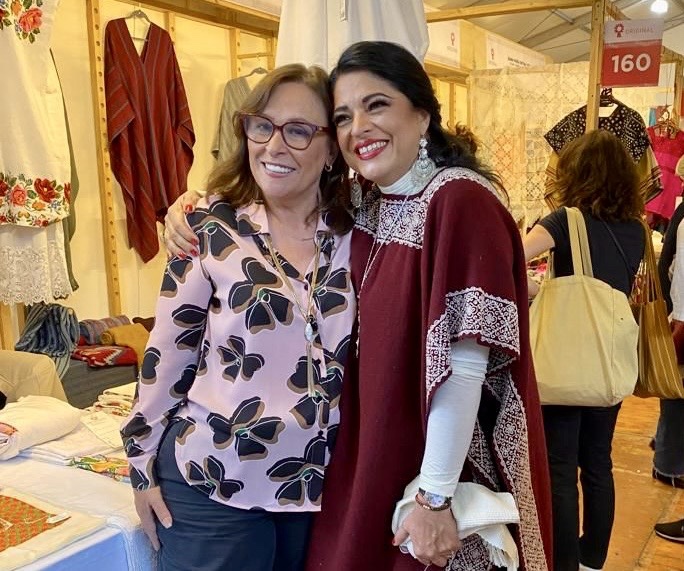 Rocío Nahle promueve a textileros veracruzanos en Los Pinos