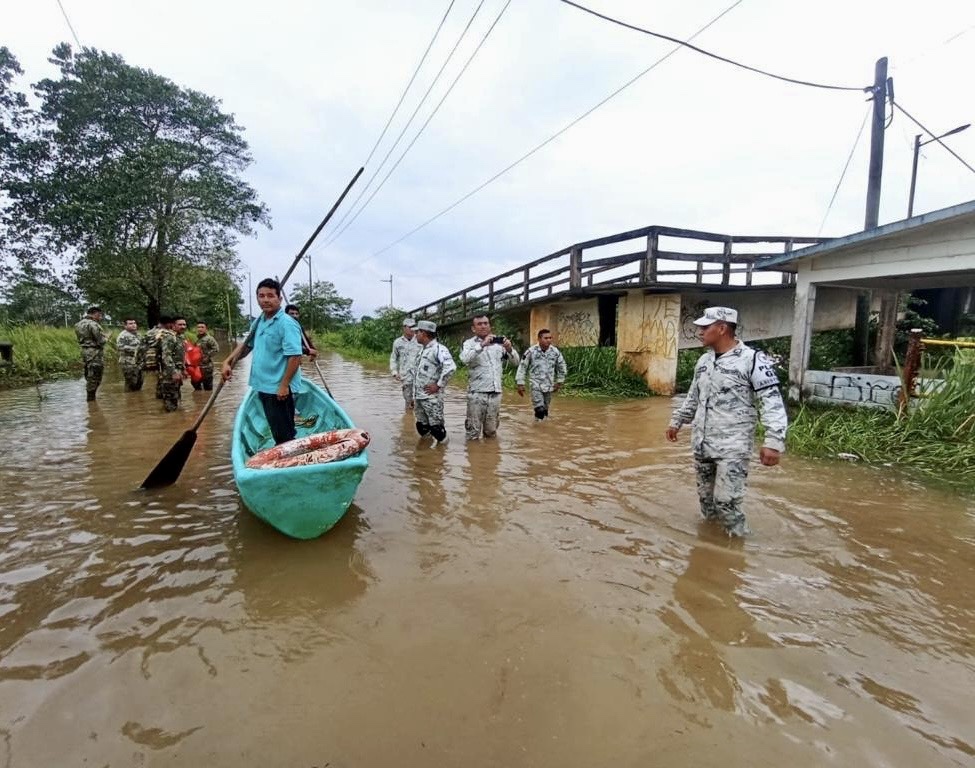 Gobierno del estado refuerza la atención por inundaciones en el sur