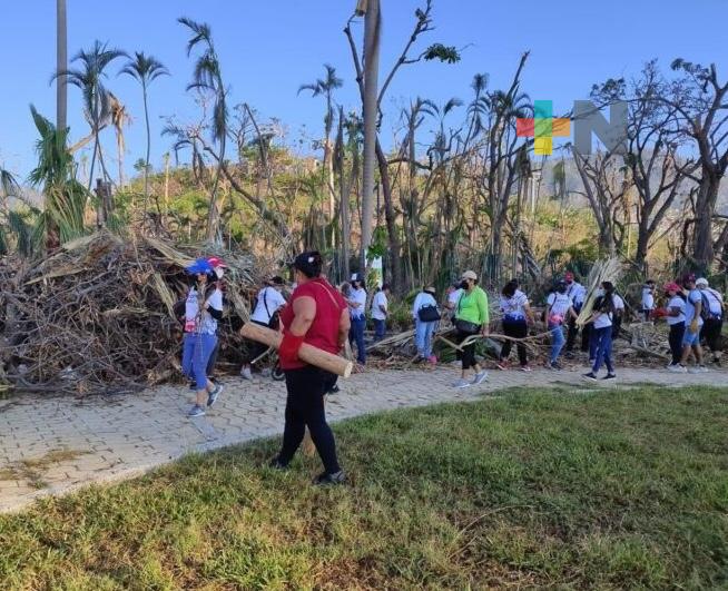 Cientos de ciudadanos acudieron a la jornada de limpieza del Parque Papagayo