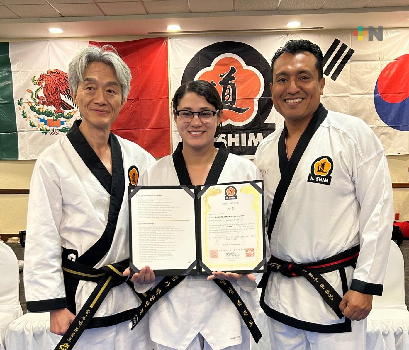 Satisface evaluación de cintas negras en Il Shim Taekwondo