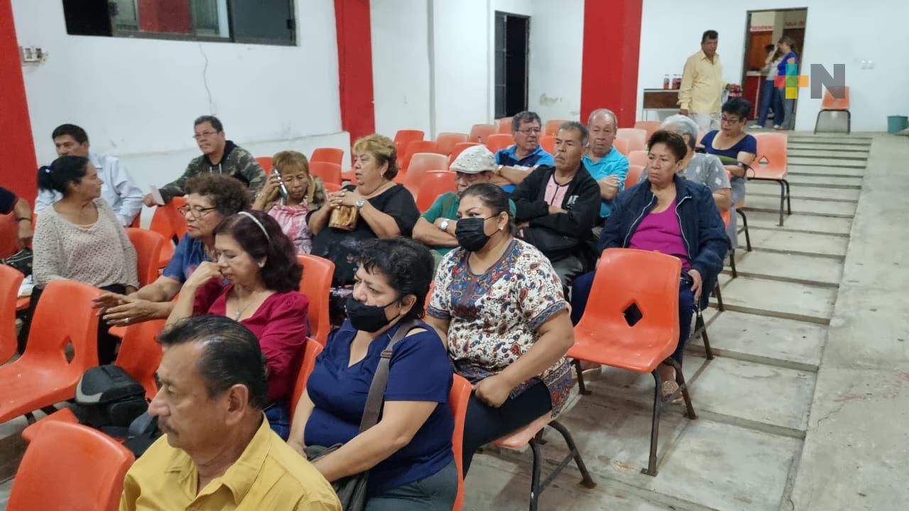 Federación de fotógrafos da curso en Coatza; nuevas tecnologías obligan a actualizarse