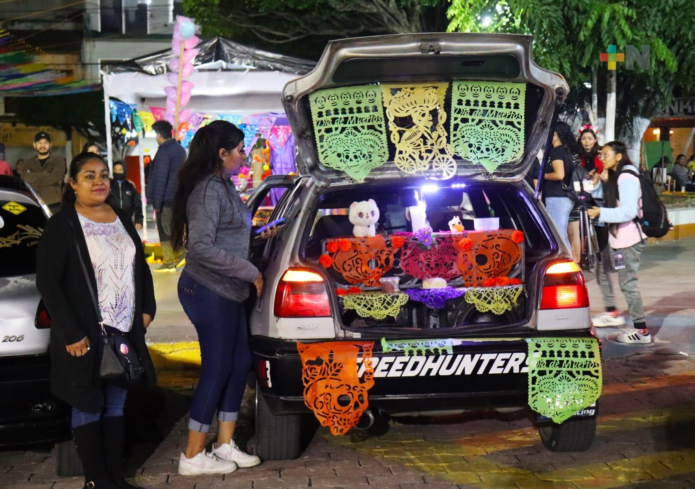 Jóvenes y adultos recorrieron panteón y  ex hacienda de Trapiche Meza