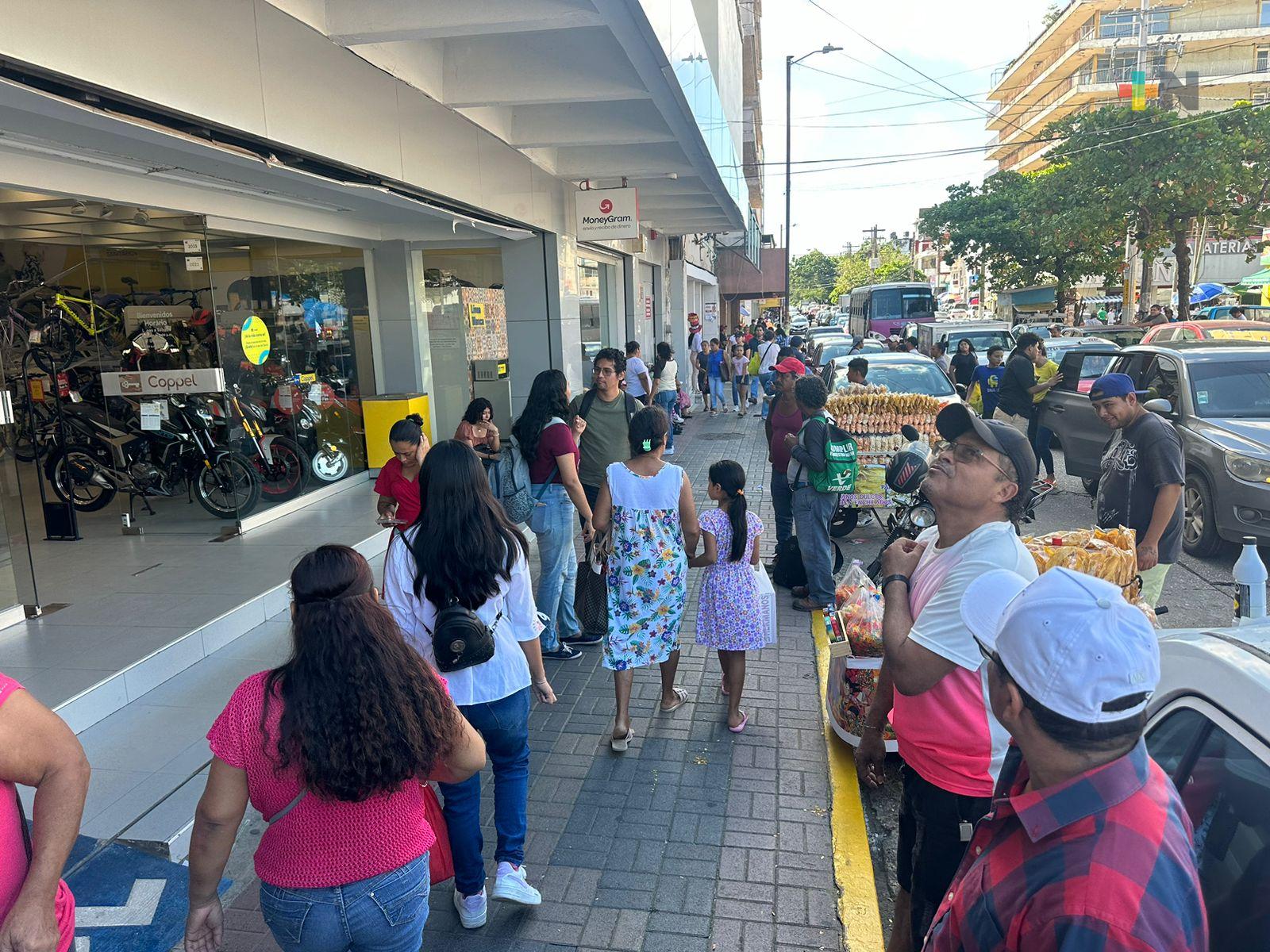 En Coatzacoalcos, ciudadanos aprovecharon ofertas de El Buen Fin